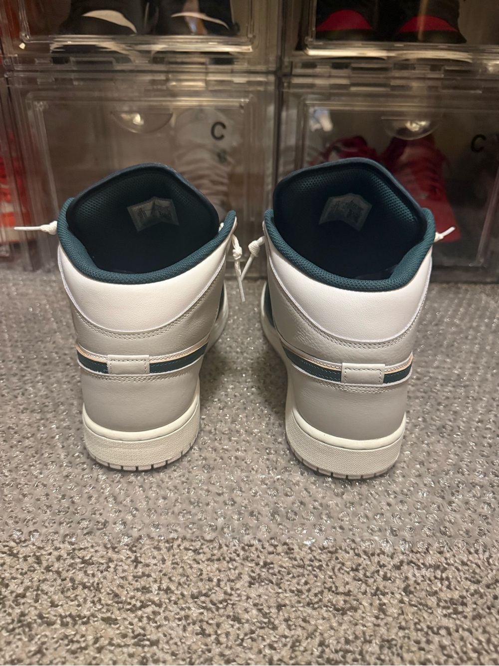 Jordan 1 Mid - Picture 4 of 6